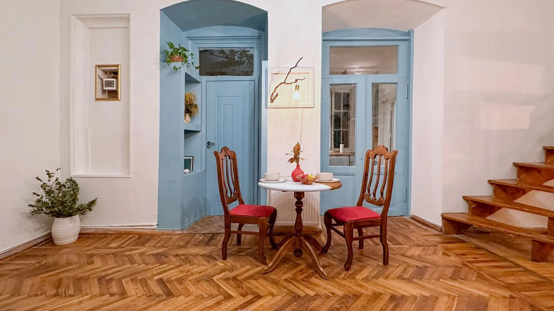 Atmospheric Apartment In The Heart Of Тбилиси